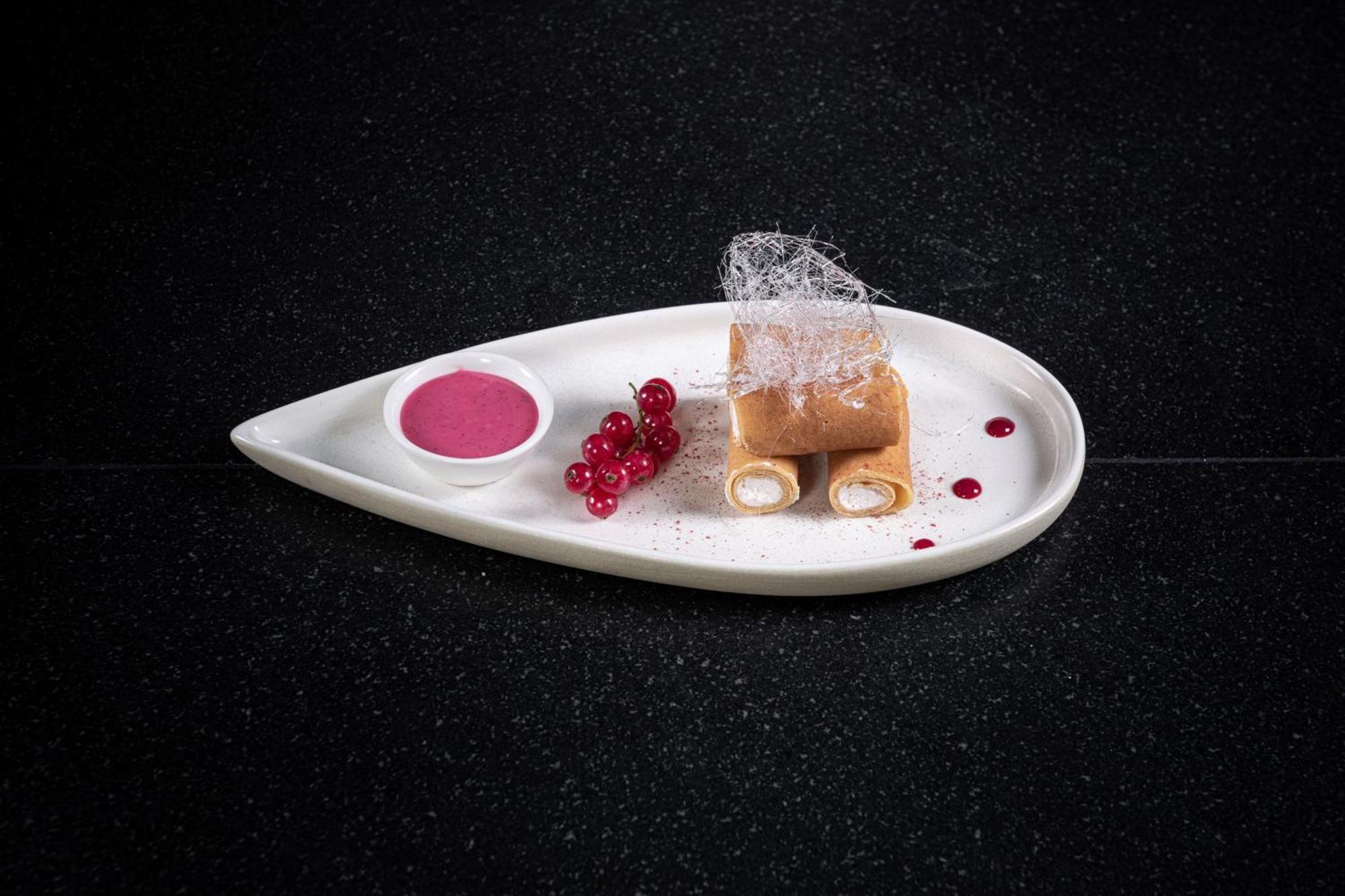 더 세인트 레지스 아스타나 외부 사진 A dessert