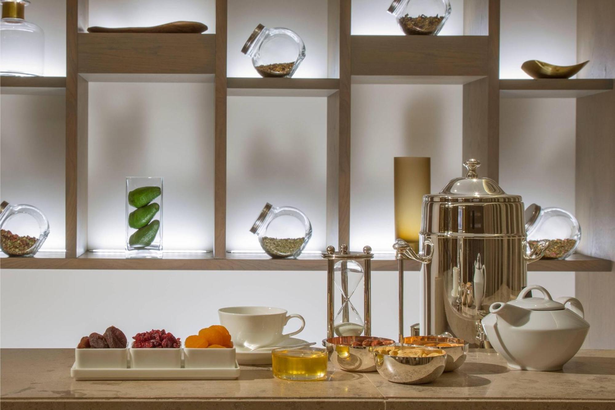 더 세인트 레지스 아스타나 외부 사진 Tea at the Mandarin Oriental, Munich