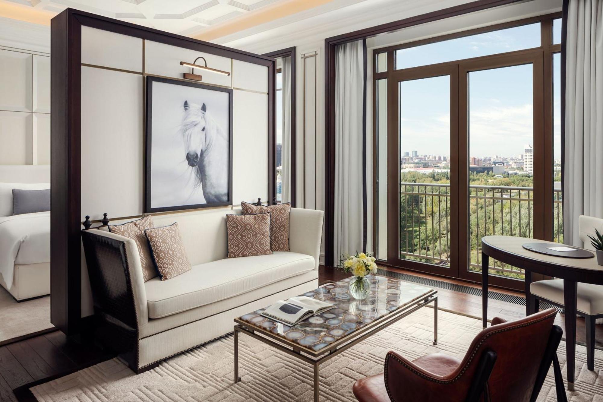 더 세인트 레지스 아스타나 외부 사진 A suite at The St. Regis New York