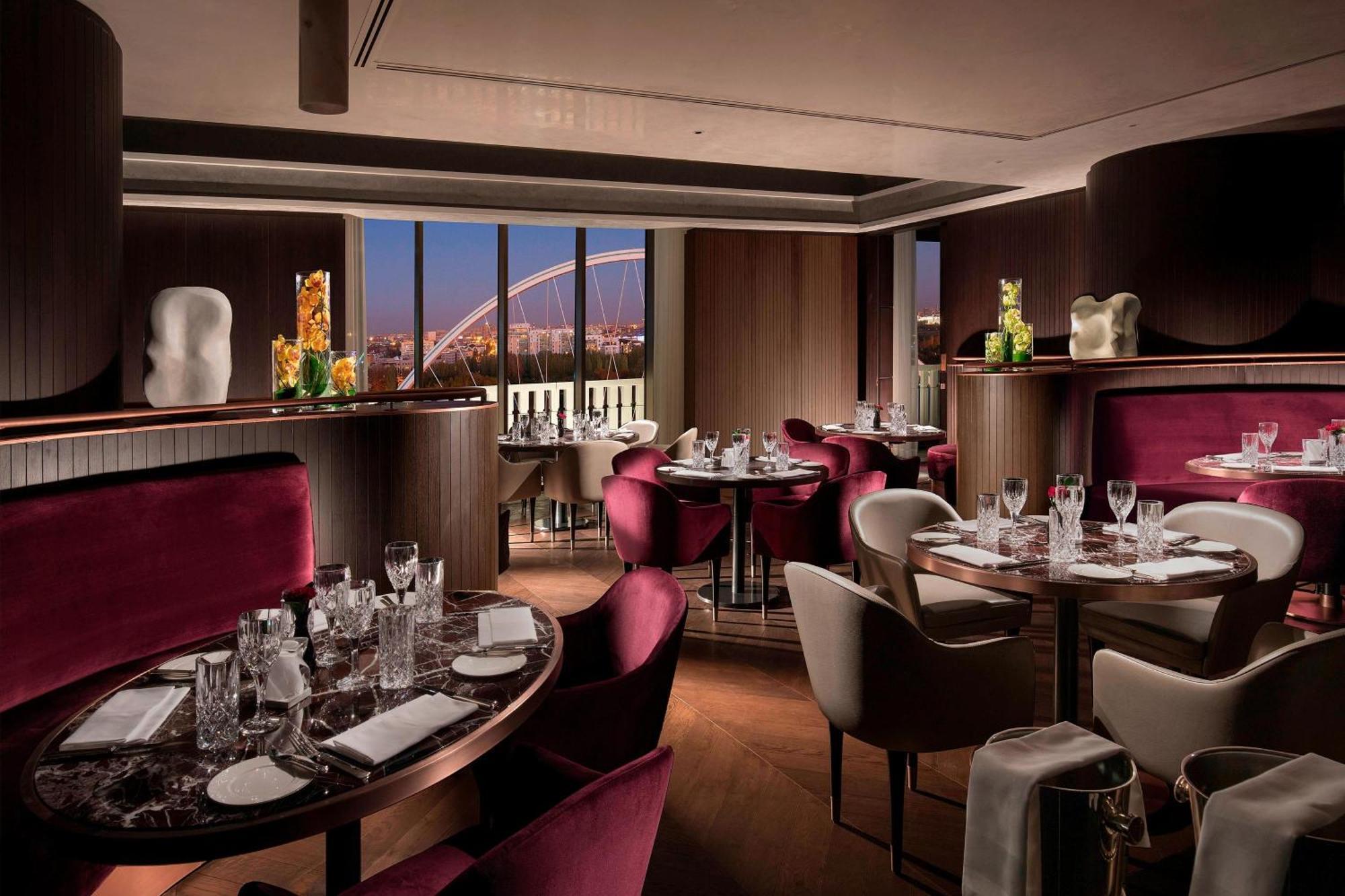 더 세인트 레지스 아스타나 외부 사진 The interior of the restaurant