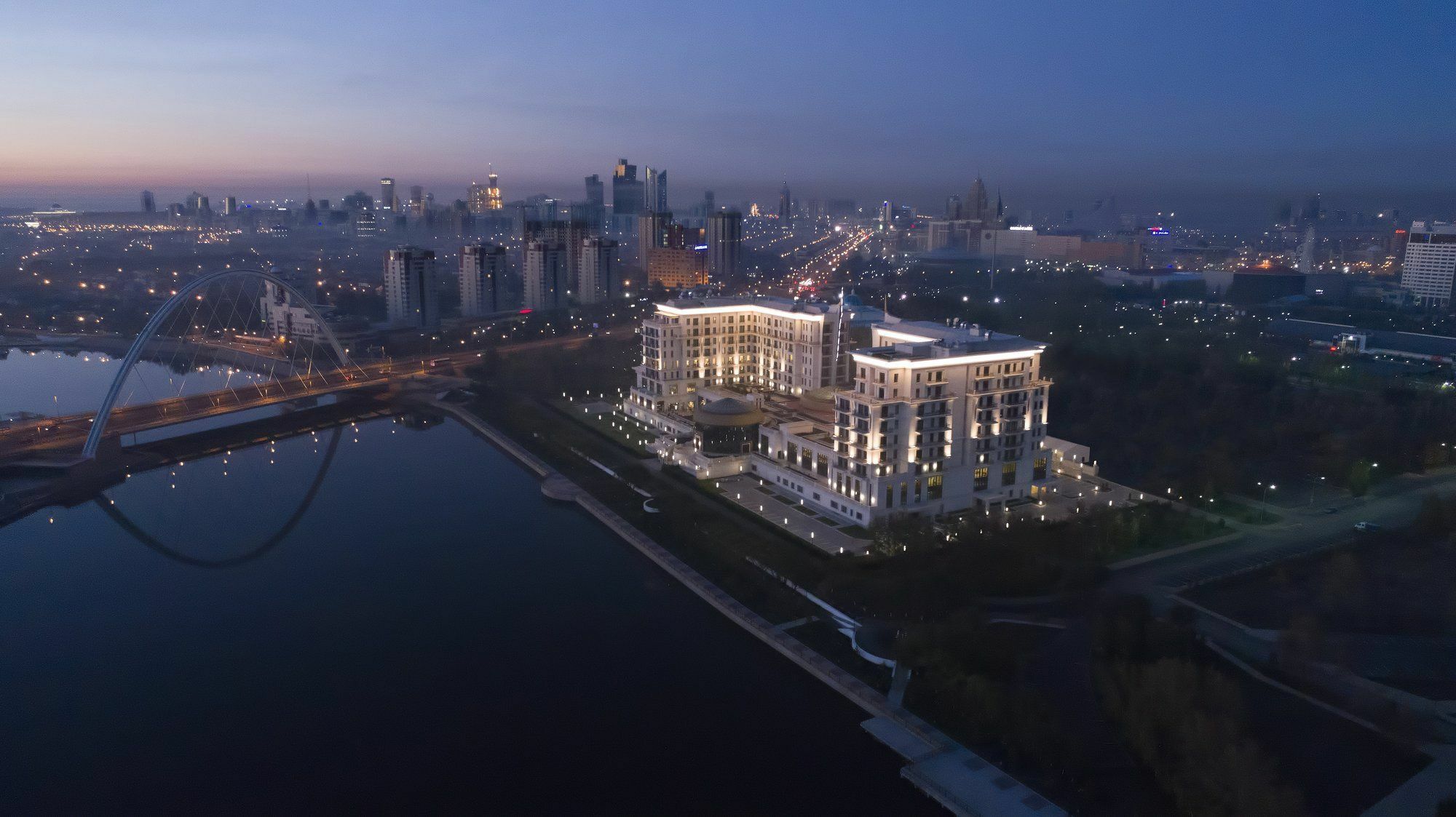 더 세인트 레지스 아스타나 외부 사진 The Four Seasons Hotel in Astana